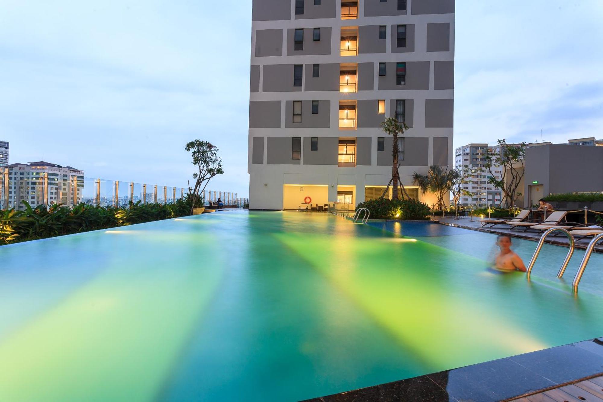 S'Home Saigon - Infinity Pool Signature Хошимин Экстерьер фото
